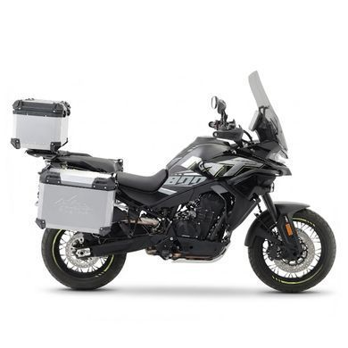 Комплект алюминиевых боковых кофров + верхний кофр для CFMOTO 1000 MT-X 2026 + адаптеры + задний багажник Bagtecs ADSX130 серебристого цвета