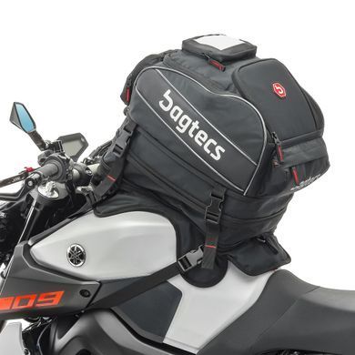 Магнітна сумка на бак для Suzuki GSR 750/600 з ременями Bagtecs TR8