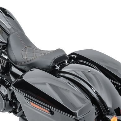 Сиденье для Harley Street Glide 09-22 Craftride RH3 черно-белое